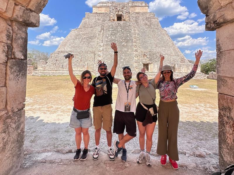 <p><br></p><p><strong>Yucatan On The Road</strong></p>